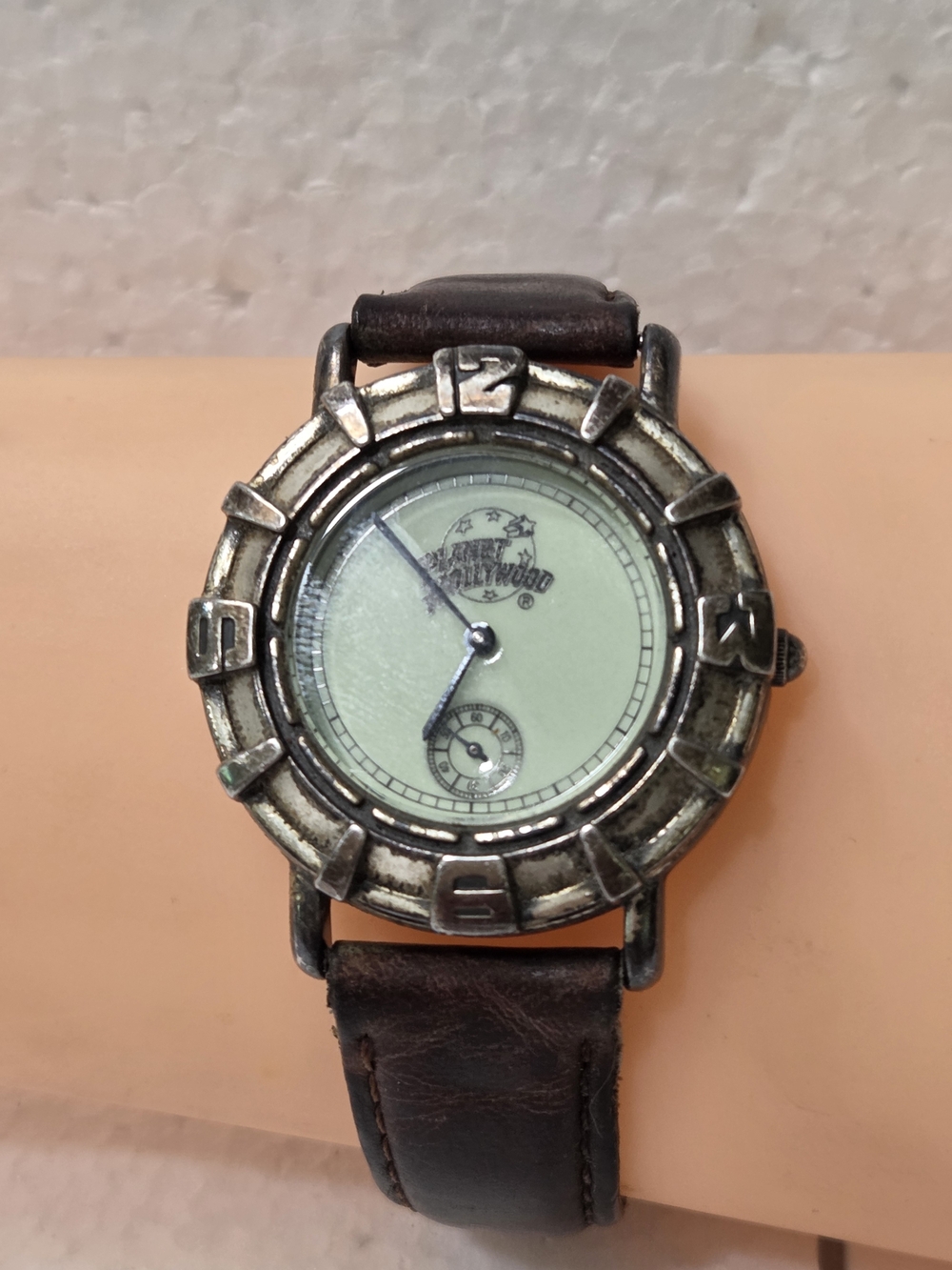 Planet Hollywood Logo Vintage-Style Round Watch  with Brown Leather Band Pl 1013